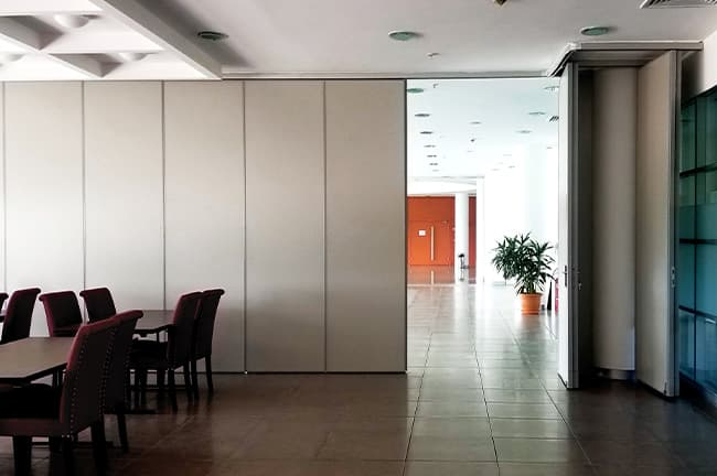 Panplus - Guillotine-Free Movable Partition Wall System Dutco